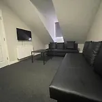 Mays Apartments - 102 Mill Street, Free Parking, 2 Minute Walk To Baltic Market And City Centre - Apartments Sleep 1-10 Guests