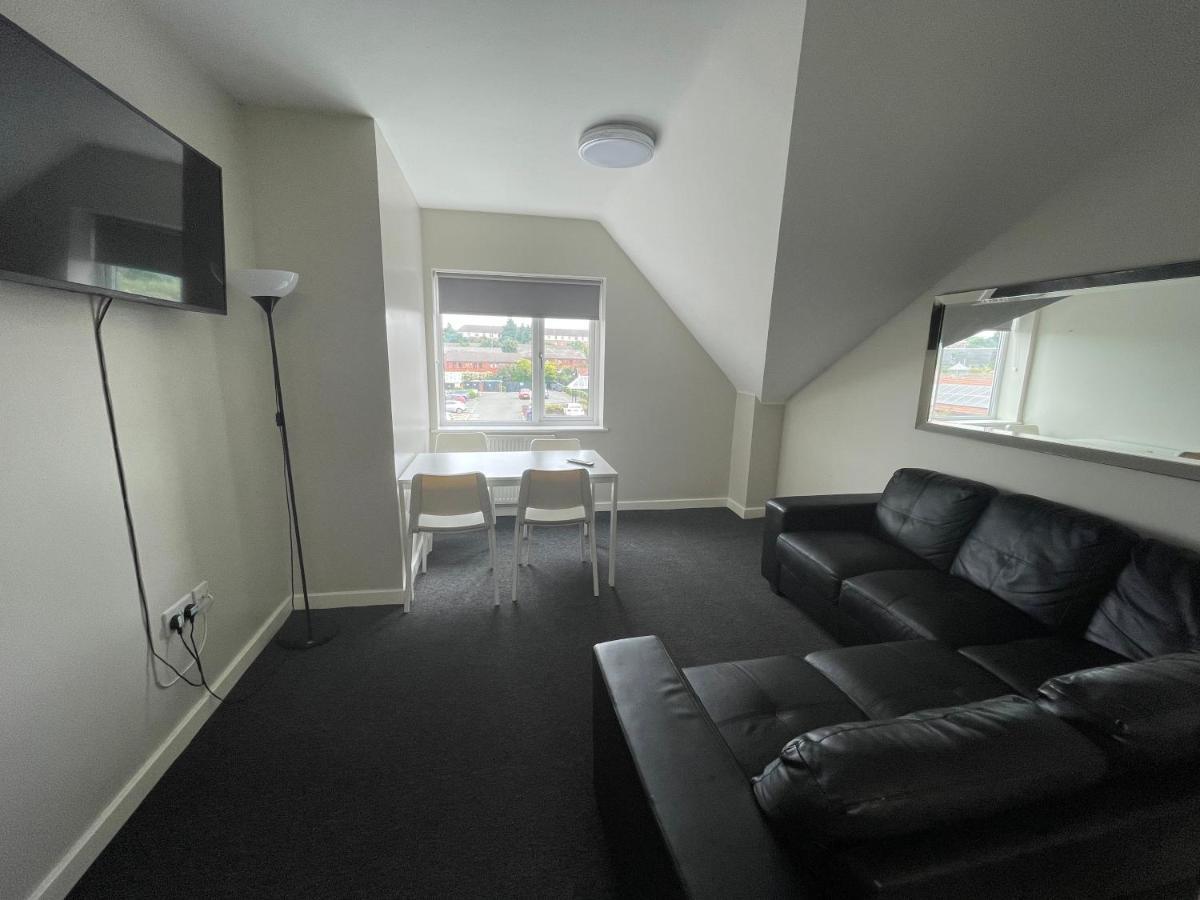 Mays Apartments: Centre Convenience With Free Parking