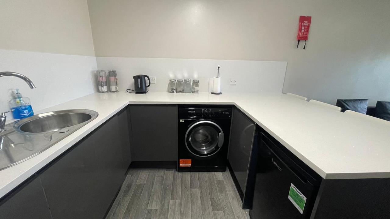 Aparthotel Mays Apartments: Centre Convenience With Free Parking