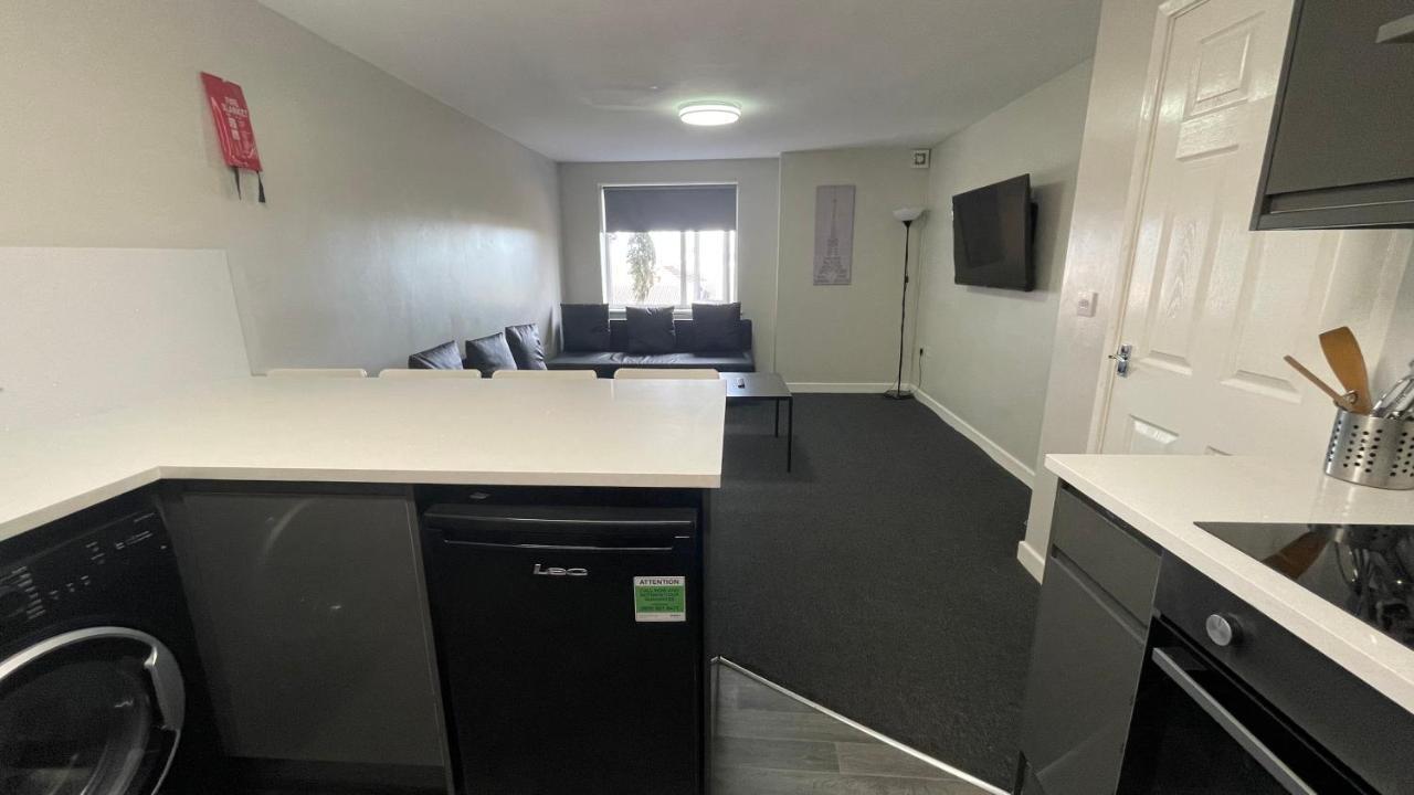 Mays Apartments: Centre Convenience With Free Parking Aparthotel Liverpool