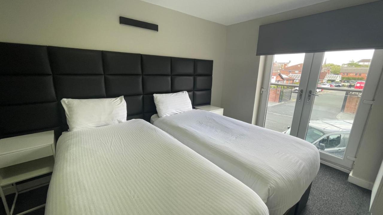 Mays Apartments: Centre Convenience With Free Parking Aparthotel Liverpool