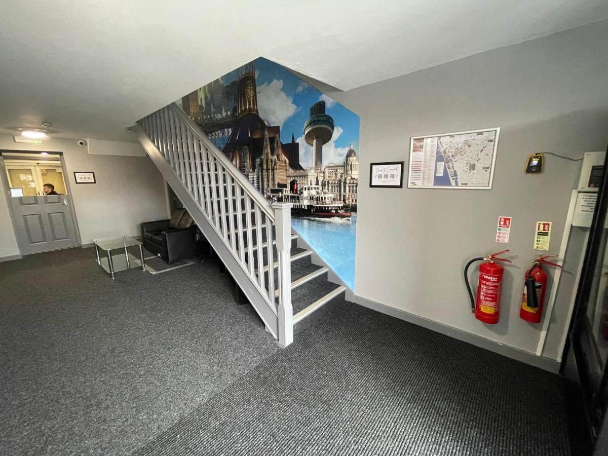 Aparthotel Mays Apartments: Centre Convenience With Free Parking