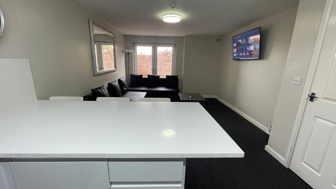 Mays Apartments: Centre Convenience With Free Parking Aparthotel Liverpool