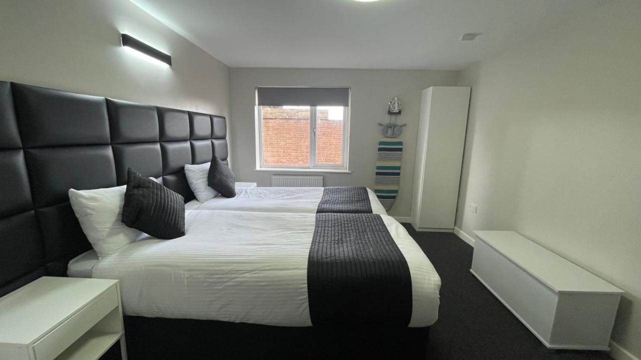 Mays Apartments: Centre Convenience With Free Parking 3*