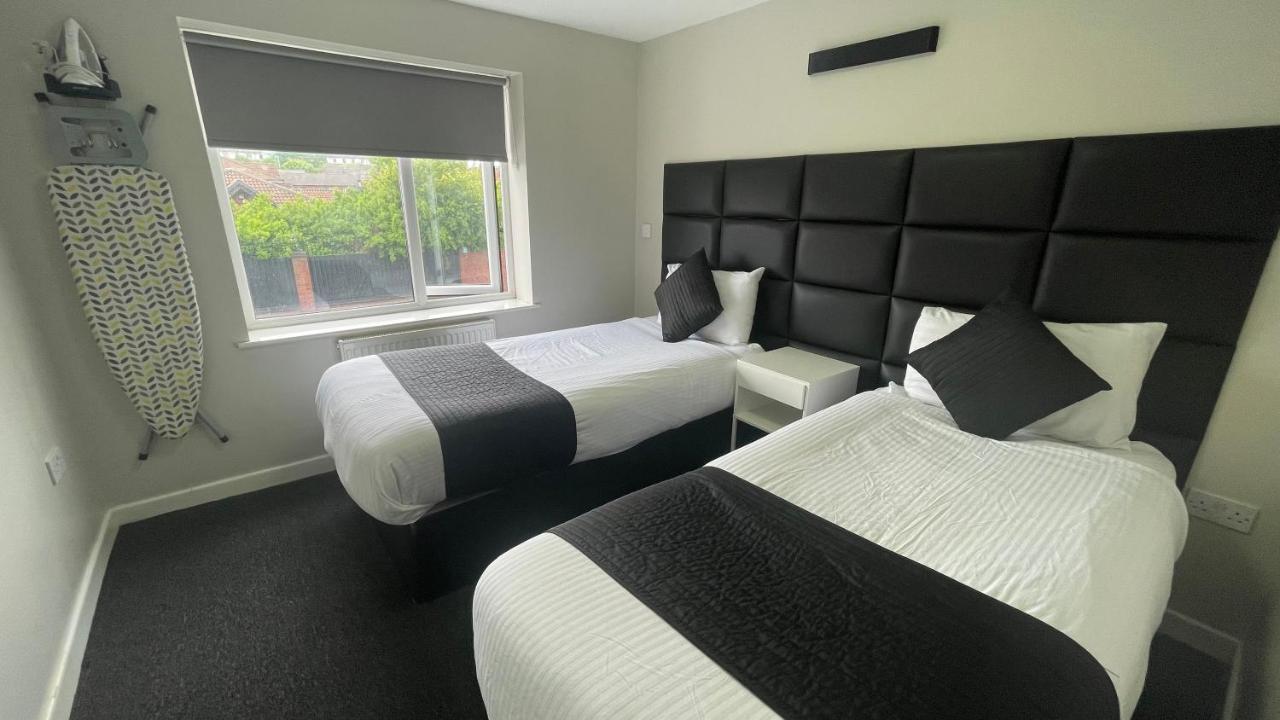 Mays Apartments: Centre Convenience With Free Parking