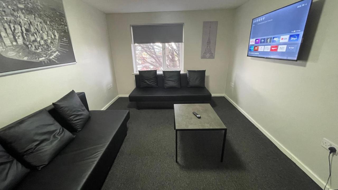 Mays Apartments: Centre Convenience With Free Parking