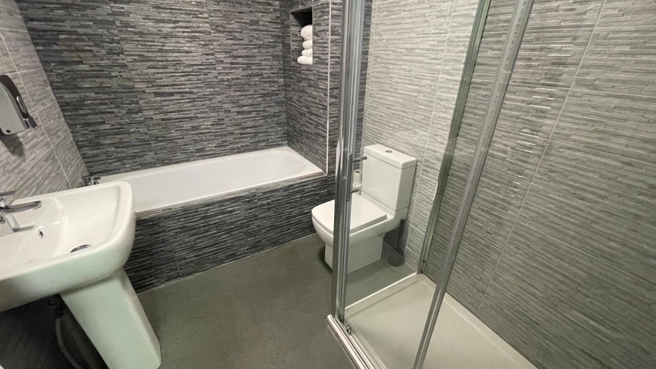 Aparthotel Mays Apartments: Centre Convenience With Free Parking Liverpool